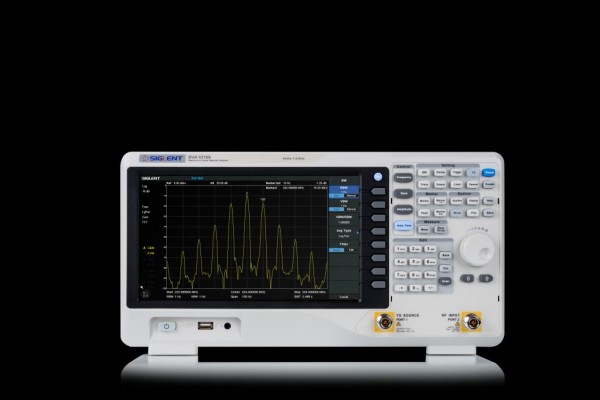 Siglent SVA1032X Netzwerk- und Spektrumanalyzer / Das SVA1032X ist ein Netzwerk- und Spektrumanalyzer und bietet eine Bandbreite von 3,2 GHz